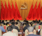 要始终坚持以人民为中心